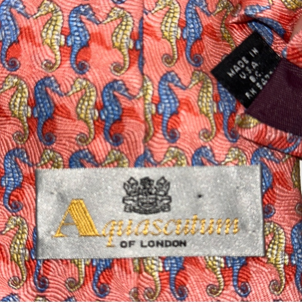 Aquascutum London Blue Green Seahorses on Pink Silk Neck Tie - Picture 5 of 7